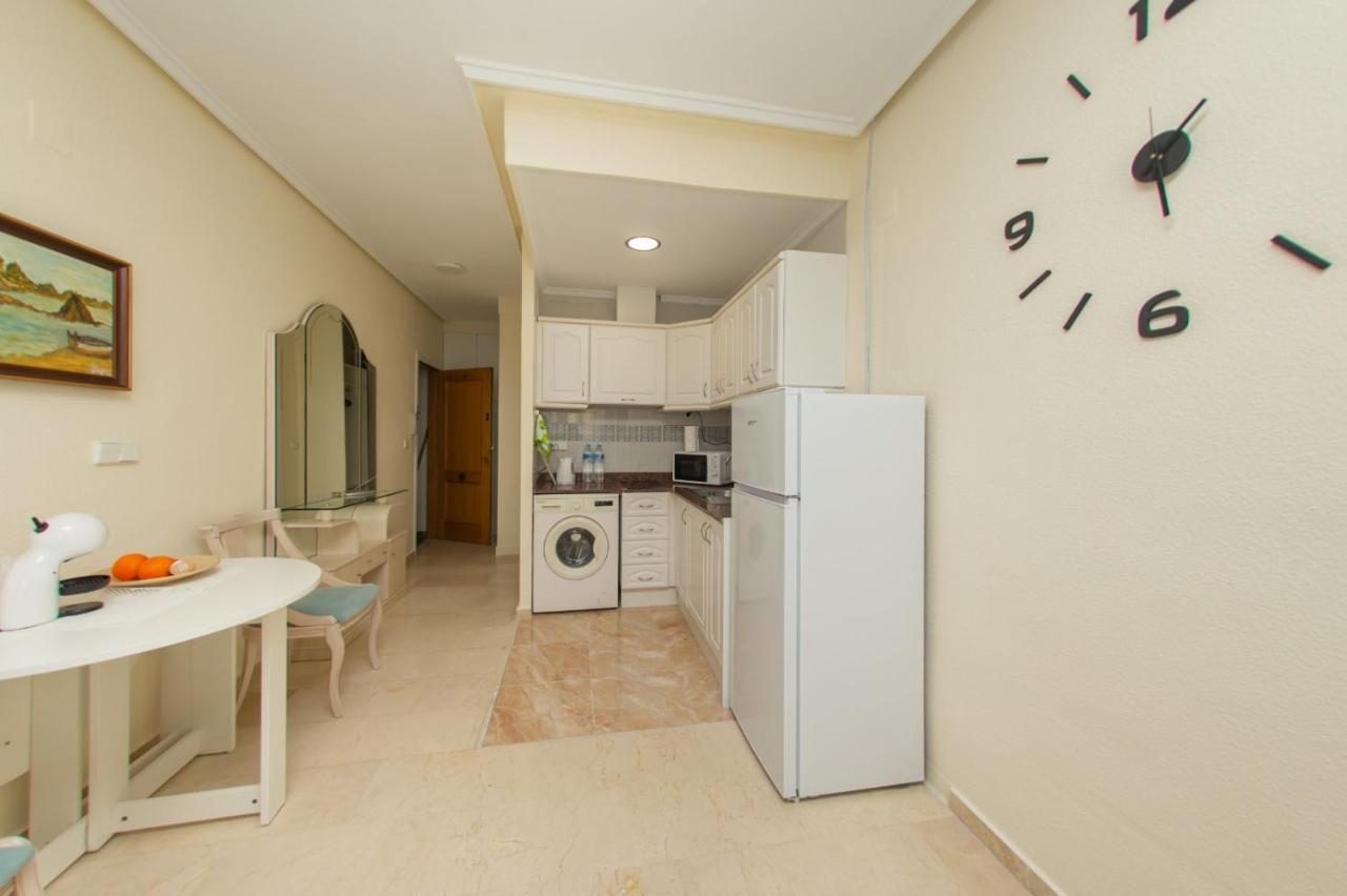 Студия На Белоснежном Пляже Los Locos Torrevieja Exterior photo