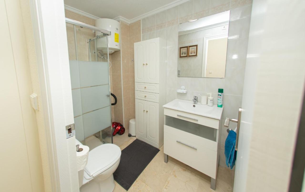 Студия На Белоснежном Пляже Los Locos Torrevieja Exterior photo